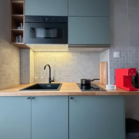 - Chic - Calm - Designed - Daire Paris