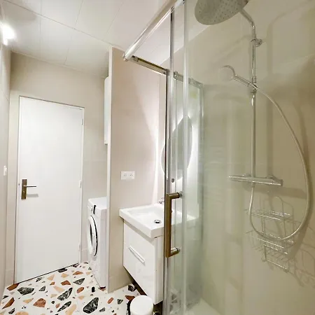 - Chic - Calm - Designed -